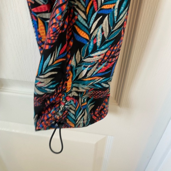 Intro.Love the Fit Capri Leggings size-2XL - Picture 5 of 8